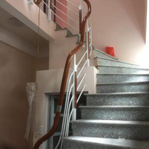 cầu thang sắt tay vịn nhựa