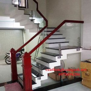 cau-thang-kinh-chan-lửng-1