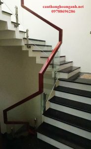 cau-thang-kinh-chan-lửng-2