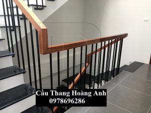 cau-thang-sat-tay-vin-go-tai-vinhomes-long-bien-h1