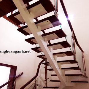 cầu thang xương cá mặt bậc gỗ