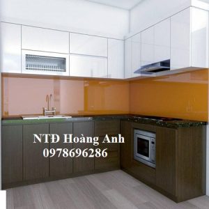 Báo giá kính màu ốp bếp