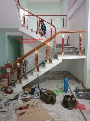 cầu thang inox tay vịn nhựa