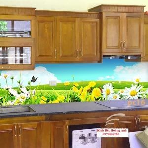 Kính 3D ốp bếp tạo nên nét tươi mới