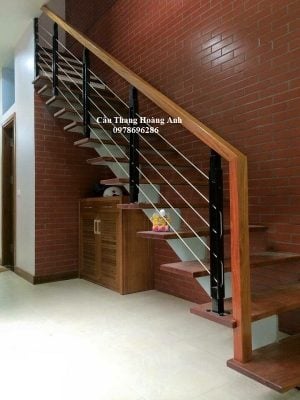 cầu thang xương cá mặt bậc gỗ