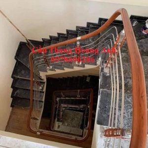 Cầu thang inox tay vịn nhựa