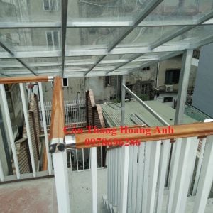 Cầu thang sắt tay vịn nhựa tại bắc ninh 2