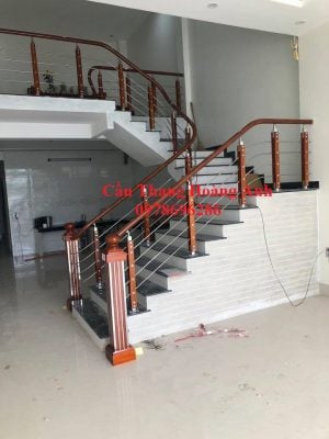 Cầu thang inox tay vịn nhựa thi công tại bắc ninh