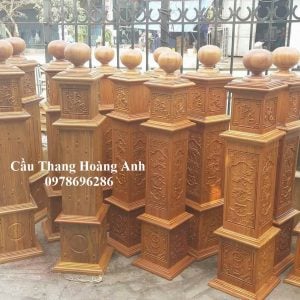 trụ gỗ lim vuông đục tứ quý