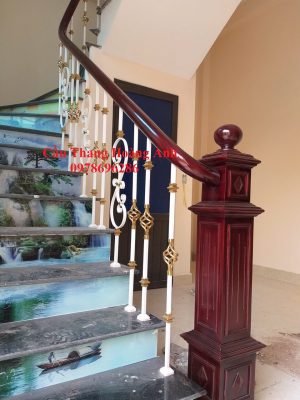 Cầu thang sắt nghệ thuật sơn trắng