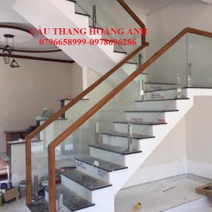 Mẫu lan can cầu thang kính cường lực tại Hà Nội 06