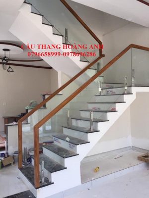 Mẫu lan can cầu thang kính cường lực tại Hà Nội 06