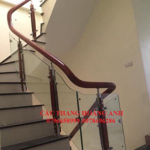 báo giá thi công cầu thang kính tại phú thọ