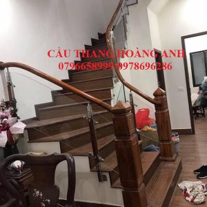 Cầu thang kính cường lực ốp sườn cầu thang 02