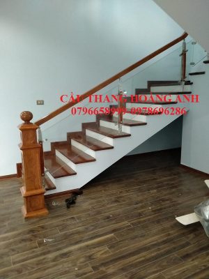 Cầu thang kinh cường lực chân inox 304