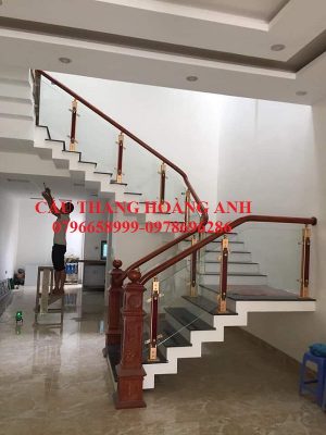 cầu thang kính chân nhôm hợp kim 3