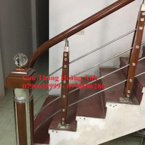 Trụ cầu thang nhập khẩu kết hợp tay vịn nhựa