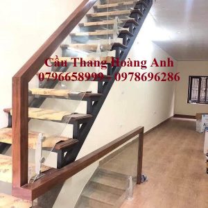 Cầu thang xương cá sử dụng sắt i đôi sơn màu đen sang trọng