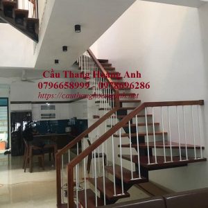Cầu thang xương cá hộp 150 x150 thi công tại âu cơ