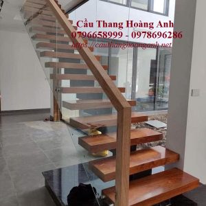 Cầu thang xương cá đơn mặt bậc gỗ lim