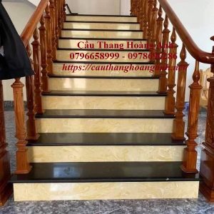 Thi công cầu thang gỗ tại Long Biên