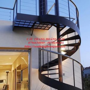 cầu thang xương sắt xoắn ốc cho nhà phố